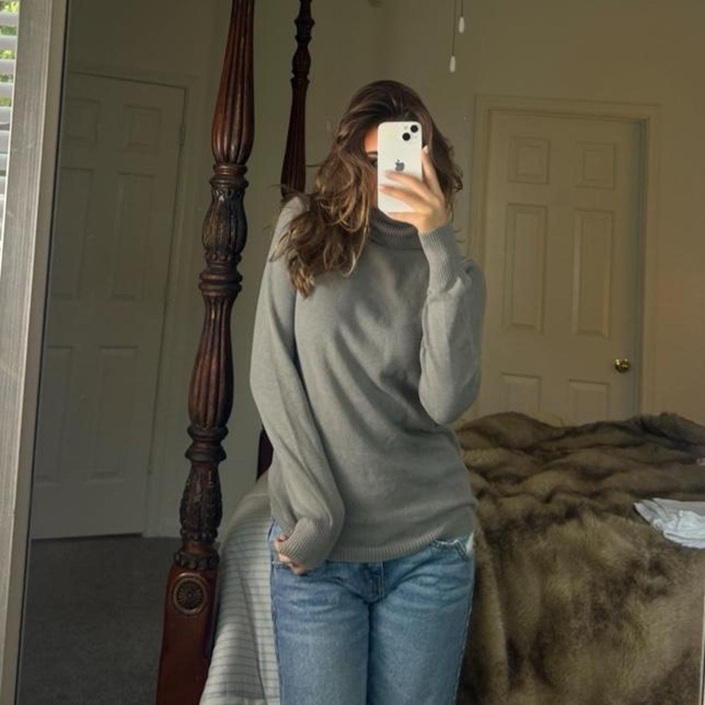 00s gray classic turtleneck sweater